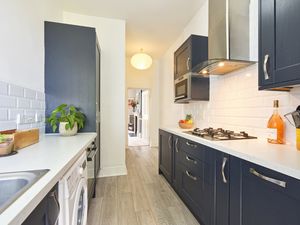 Kitchen- click for photo gallery